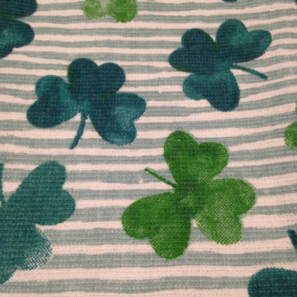NWT St. Patrick's Day motif Kitchen Towel Set of 3. Shamrocks. - Picture 3 of 9